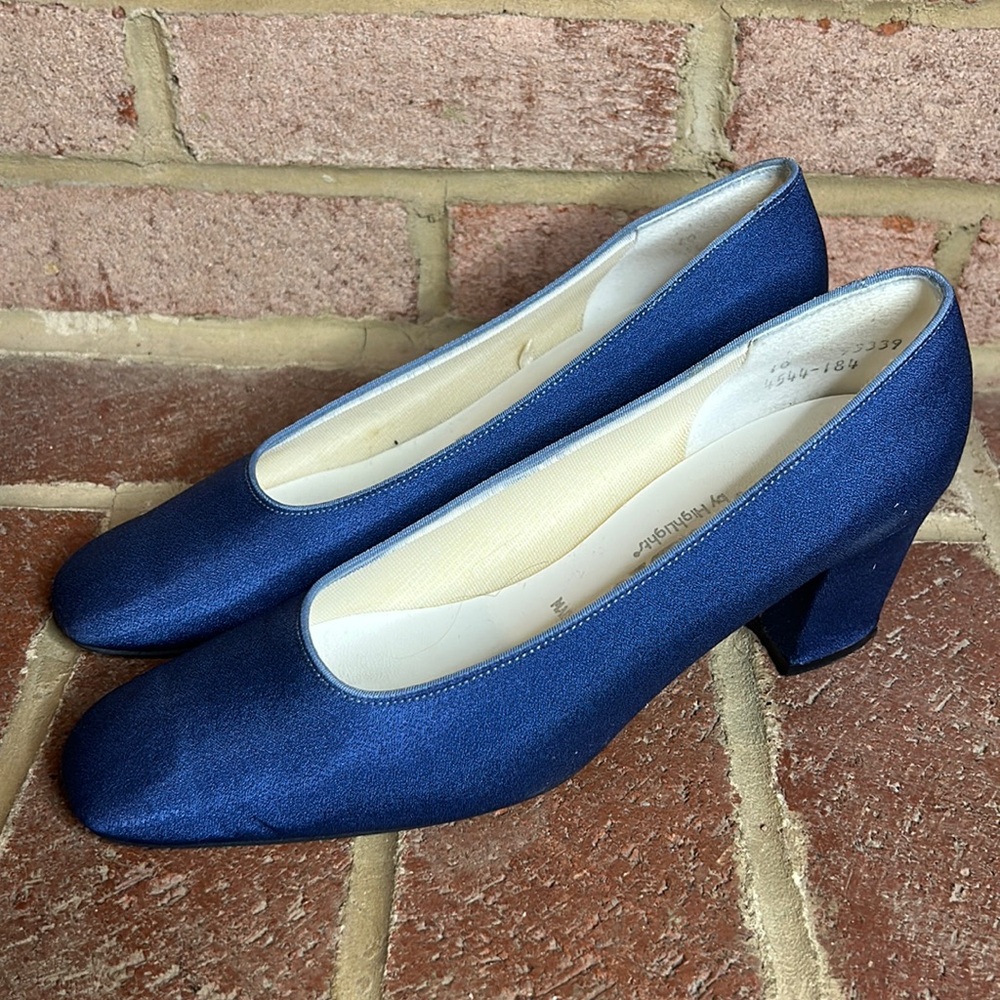 Vintage Dyeables by Highlights Blue Heels